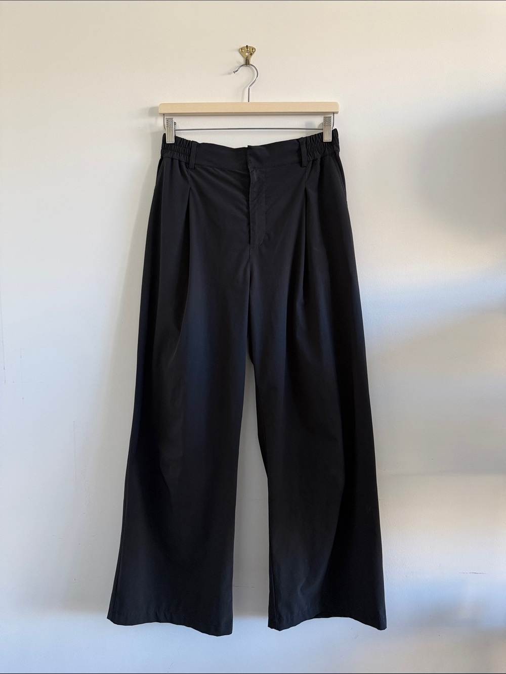 Alo Yoga High-Waist Pursuit Trouser - Size S